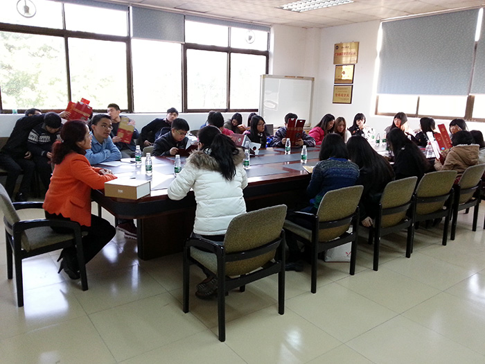 學(xué)校到金田集團參觀學(xué)習(xí)